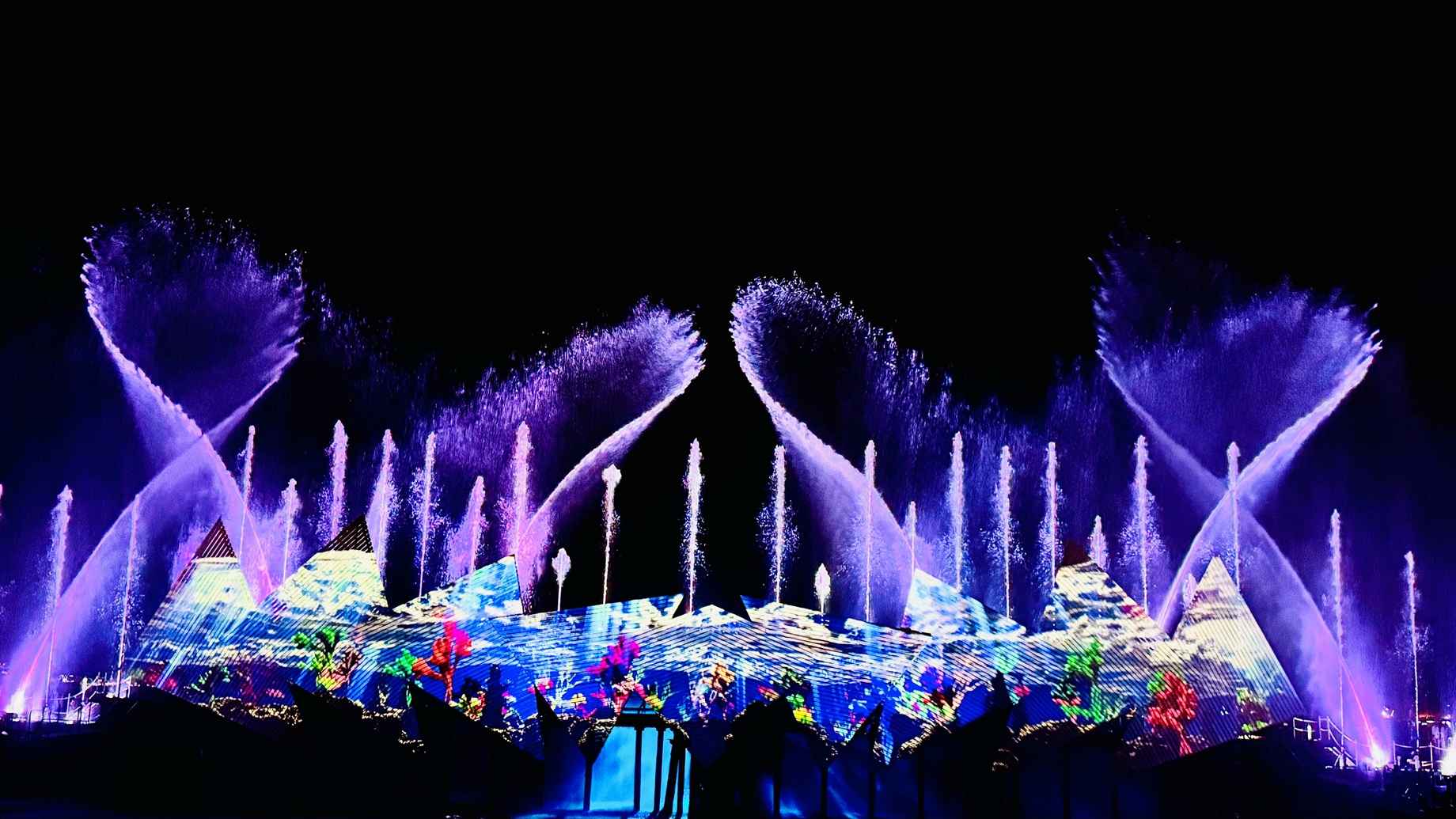 'Wings of Time'- light and water show